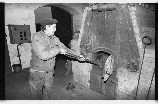 Eino Viilupi restaureerimistöökoda Kukrusel; katlakütja