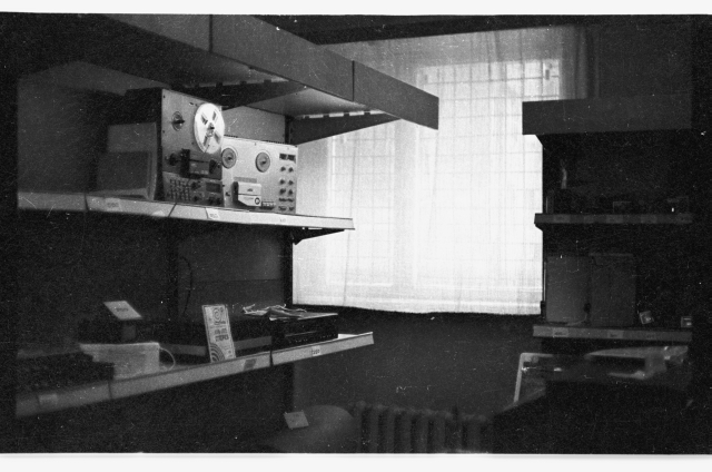 Riiulid helitehnikaga