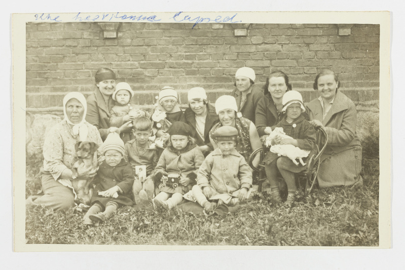 Torma kooli ja postkontori ühe hoovkonna lapsed 1931