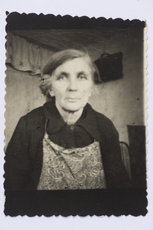 Anna Marie Kukk (kuni 1922 Anna Marie Vares). Ta teenis Vabadussõjas 1. ratsapolgus varjunimega Peeter Ronk.