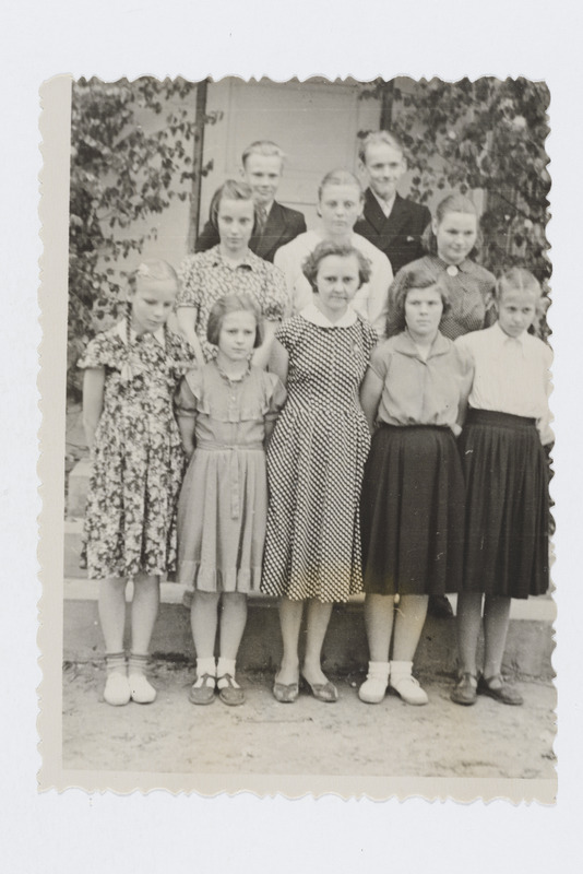 Kolga-Jaani 7. kl. kooli 6. klass klassijuhataja L. Aruga 1958. aastal