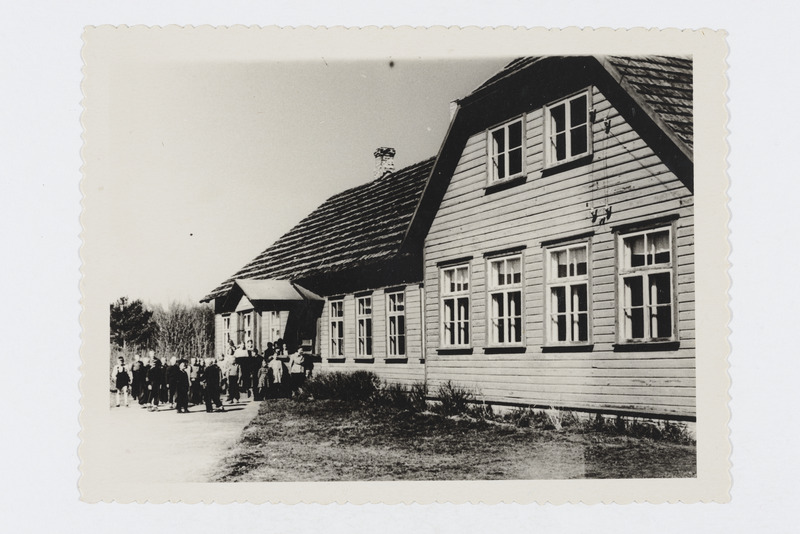 Tõrenurme Algkool inimestega esiplaanil