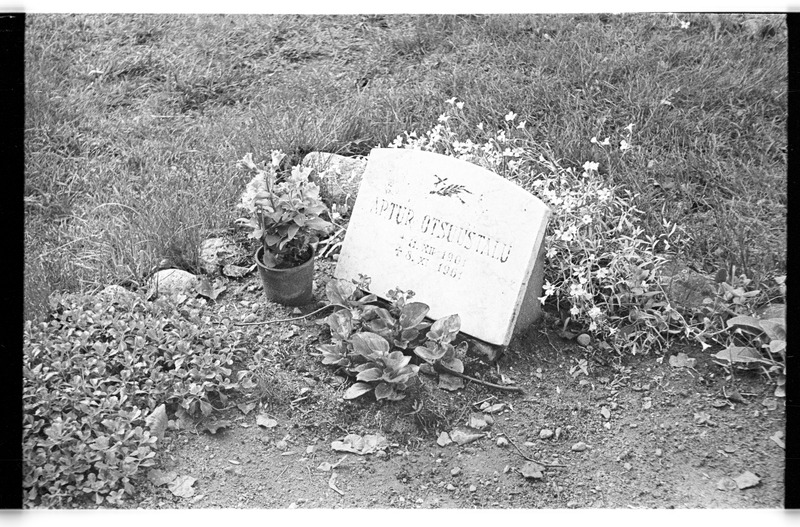 Käsmu kalmistu, Artur Otsuustalu (1901-1961) hauaplats