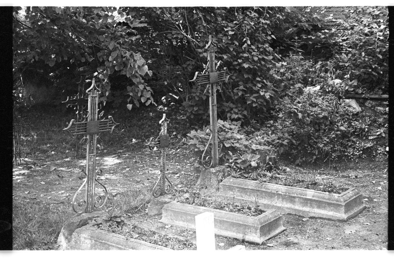 Käsmu kalmistu, hauaplats metallristidega, perekond Silbermann