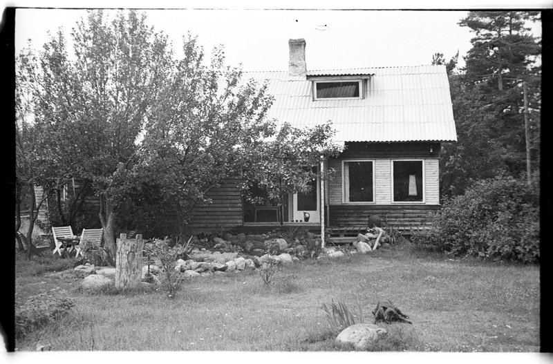 Elamu, iluaed ja koer, Pedassaare (Lahemaa), Ranna talu