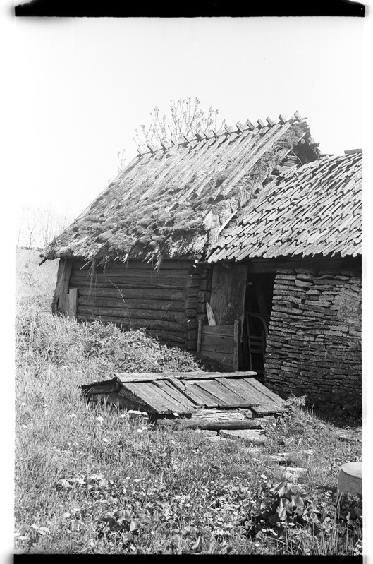 Saun-paargu (suveköök) ja kaev, Muuksi, Lõokese talu