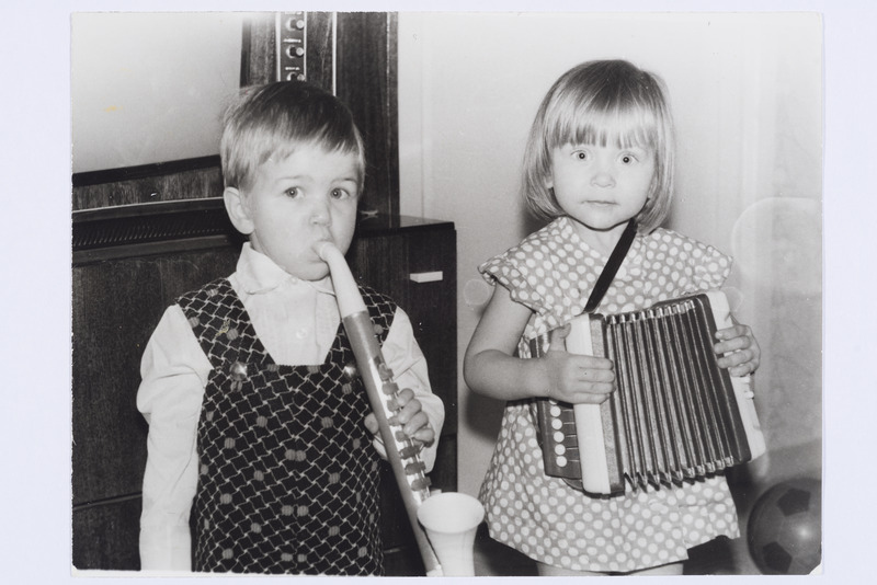 Lapsed mängupillidega