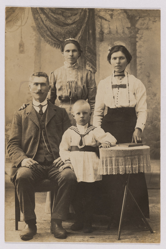 August Silveri perekond