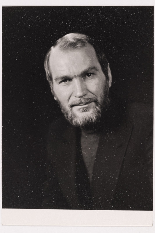 Näitleja ja lavastaja Mikk Mikiver, portree