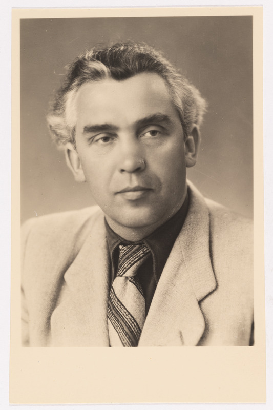 Helilooja ja koorijuht Gustav Ernesaks, portree