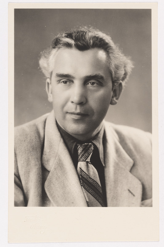 Helilooja ja koorijuht Gustav Ernesaks, portree