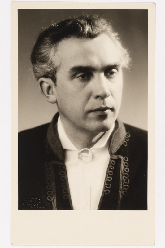 Helilooja ja koorijuht Gustav Ernesaks, portree