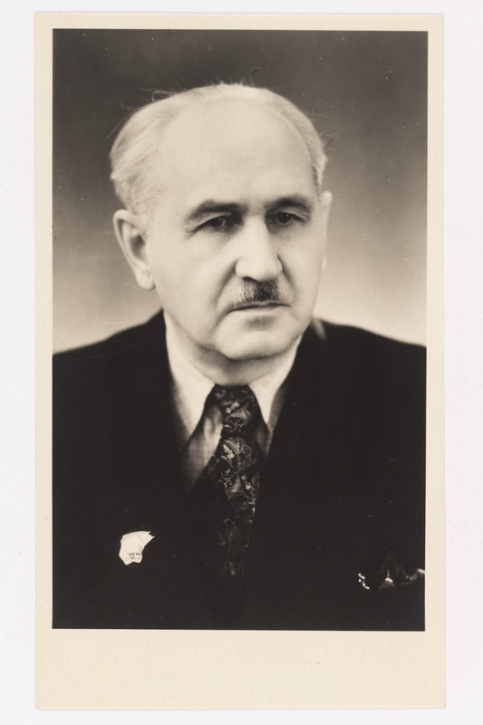 Vene rahvamuusik ja Tombi-nim. Kultuurihoone vene rahvapilliorkestri juht Georgi Medvedev, portree