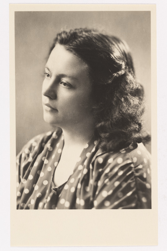 Näitleja Imbi Valgemäe, portree