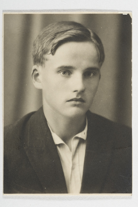 Ants Viires H.Treffneri gümnaasiumi õpilasena 1935.aastal