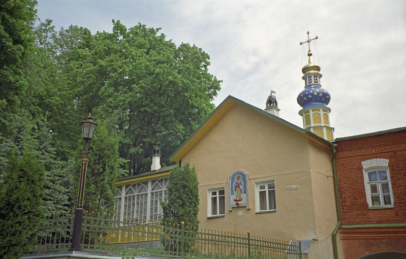 Petseri klooster, Laatsaruse kirik