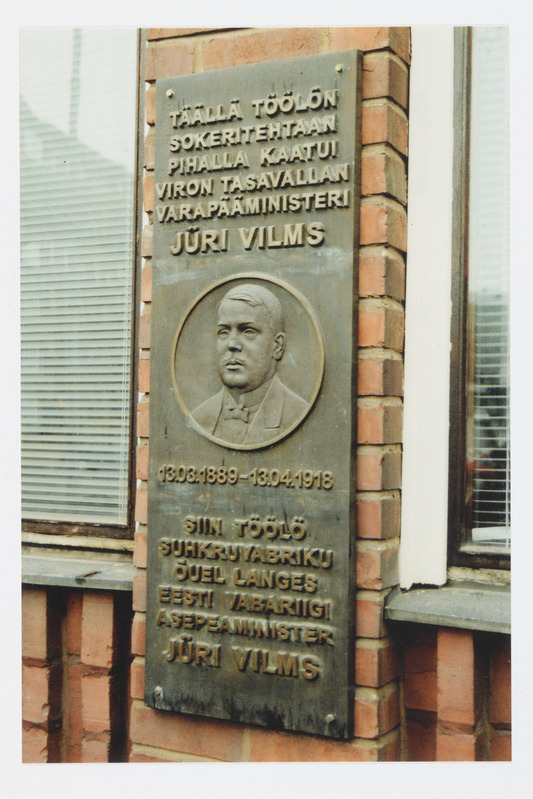 Jüri Vilmsi mälestustahvel Helsingis Töölö linnaosas