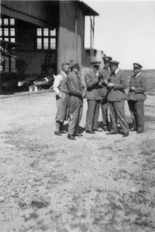 EV lennuväelased Tallinnas Lasnamäe lennuväljal