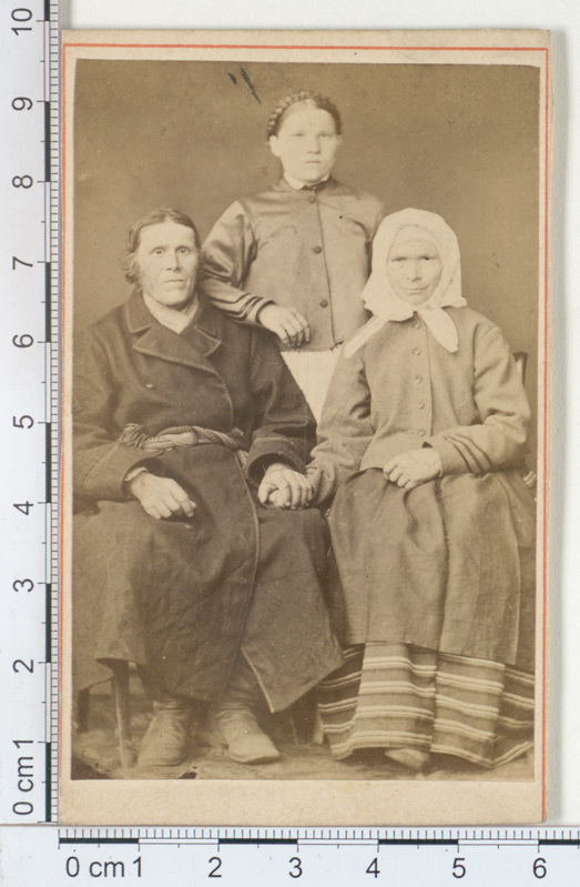 Jakob Tulff, abikaasa ja tütar 1874