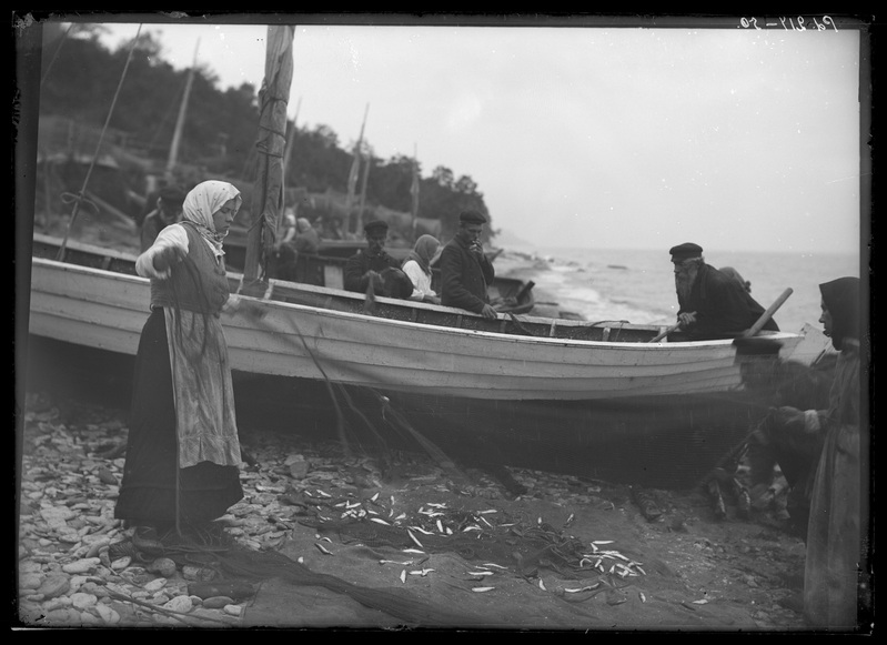 Kõrgeranna, Valaste küla, võrkude puhastamine