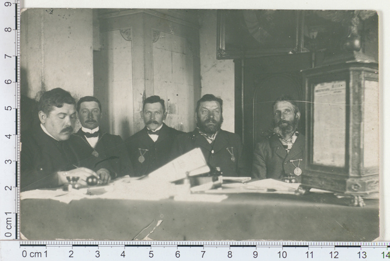 Aidu v, Paistu khk kohus ühes kirjutaja A. Suurkasega