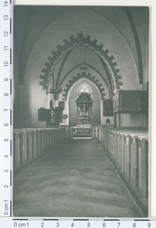 Muhu kiriku sisevaade 1909