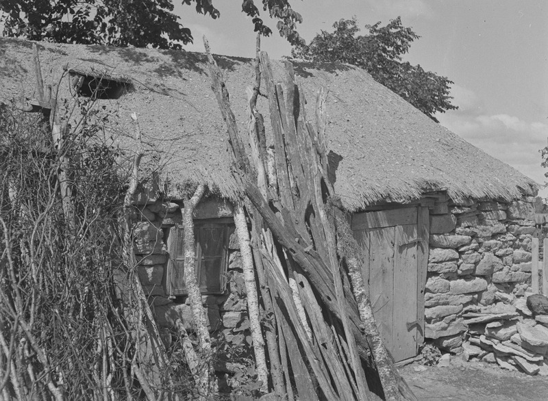 Kristjani talu kivikatusega suveköök õlgkatusega osa, Kaarma khk, Upa k