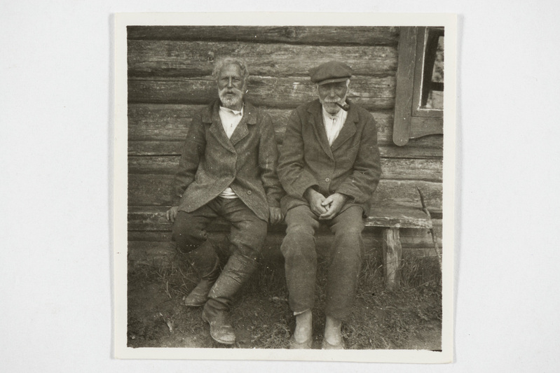 Kaks Lutsi vanameest. Tjapši k