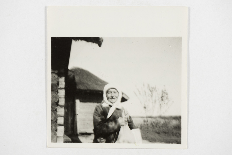 Kirikupühale minev kerjaeit. Tjapši k