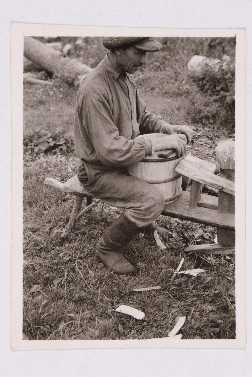 Uurde ajamine uurekannikaga - Johannes Väli, 17.VII 47. Avinurme v, Vadi k, Suurevälja t
