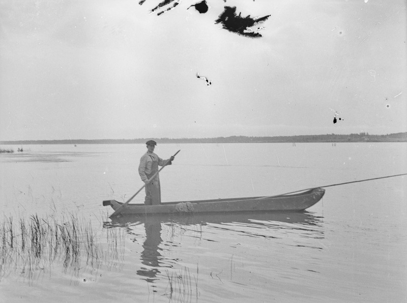 Vadjalane läheb koriga järvele, 23. VIII 42, Savvokkala k, Jarvikoisjarvi (Babino järv)