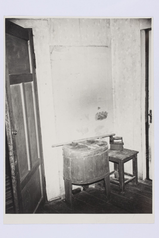 Ahjukülg väikses toas. Leoska t, Vihula k, Haljala khk