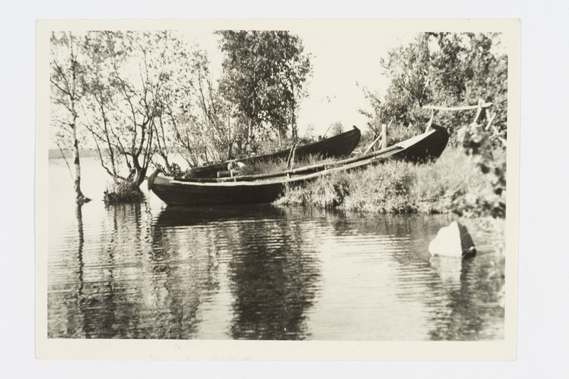 Paadid Äänisjärve rannal. Šoutjärvi k