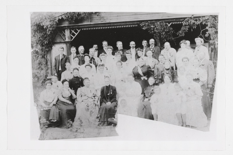 Suur pidu Kuusna mõisas - pildil peoseltskond