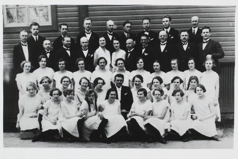 Rakvere Rahvamaja ja Haridusseltsi segakoor 1928. aastal - koorijuht Ernst Raatma