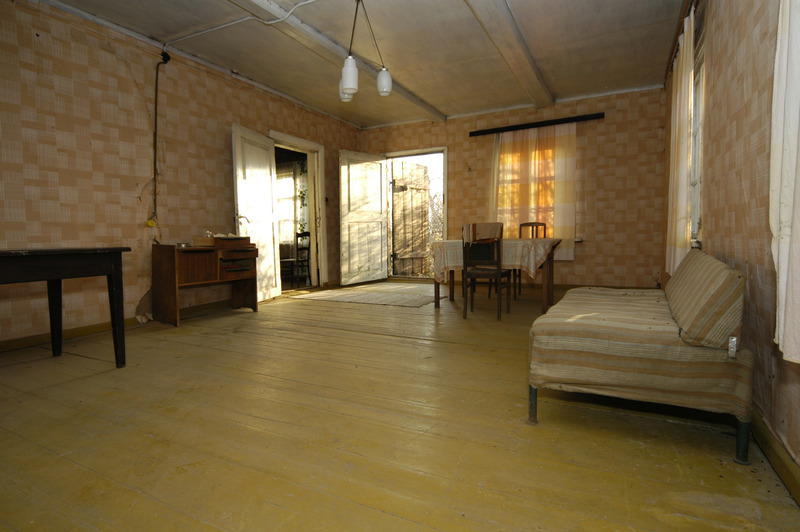 Vaade Parmatooma talu tahatuppa.