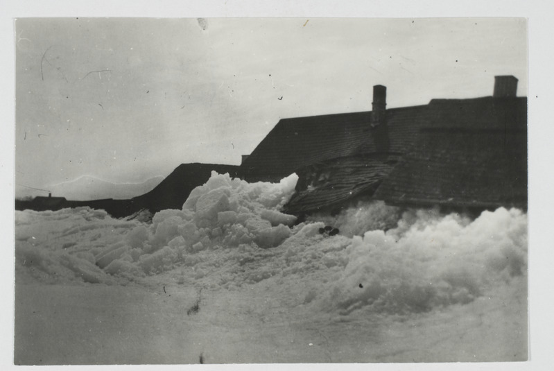 "Jää liigub" 1926. aasta kevadel (jää liikumine tekitab Peipsi asulatele suurt kahju)