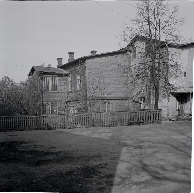 Riia tänaval Tartus puithoone
