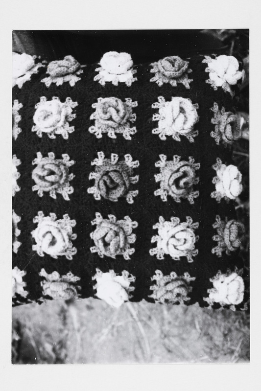 Diivanipadi (0,60x0,60). Tegi Selma Puurmaa (1903-1981) 5 aastat tagasi.