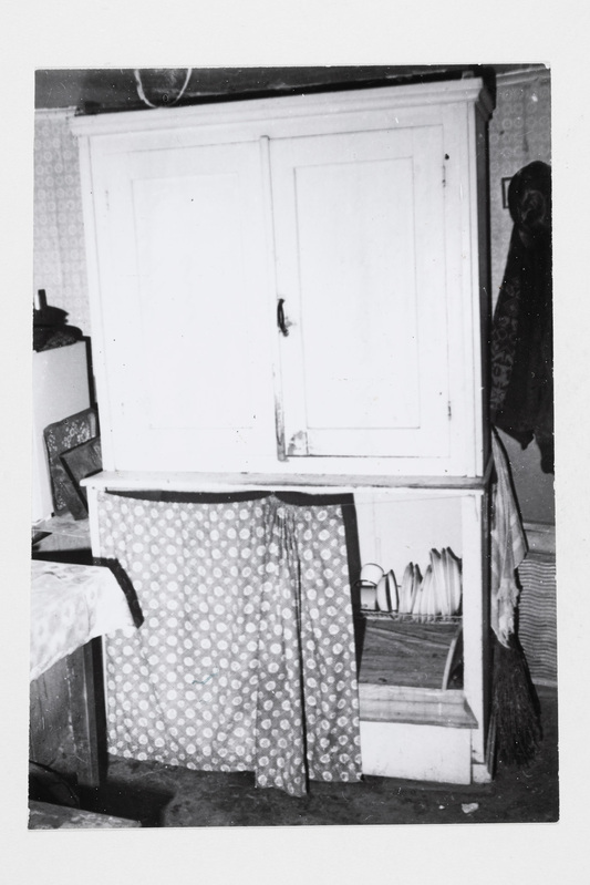 Köögikapp, tegi ehitusmeister Taki enne 1930. aastat.