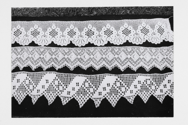 Heegelpitsid (umbes 2,30x0,17), tegi Hilda Piirsalu (1897-1966) 1920. aastate I poolel.