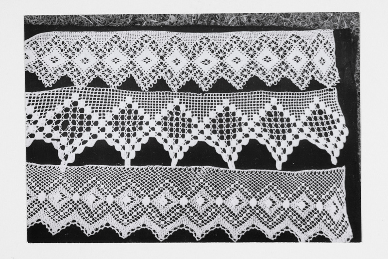 Heegelpitsid (0,17x2,30), tegi Hilda Piirsalu (1897-1966) 1920. aastate I poolel.