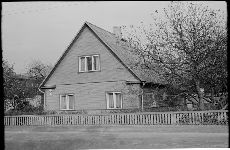 Tartu, L. Puusepa 39.