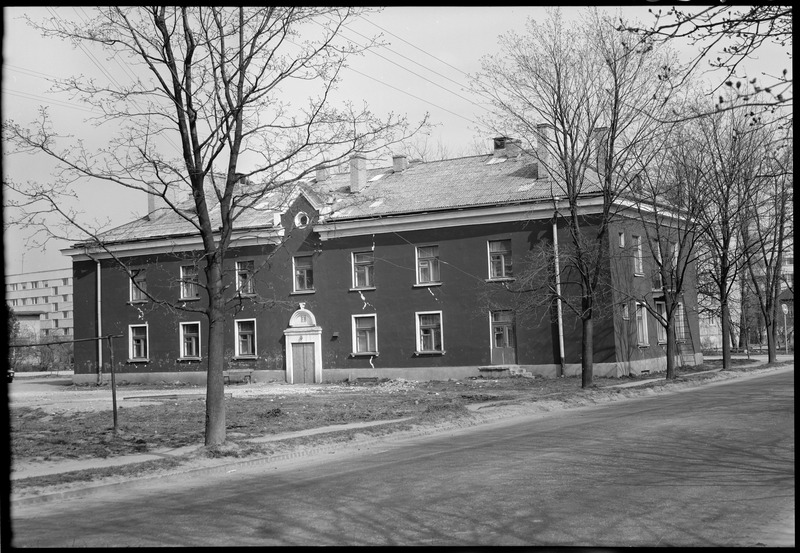 Tartu, Rahu 2, ehitatud 1960. aastal. Ehitustrusti ühiselamu.