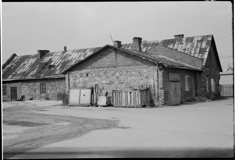 Tartu, Tähe 127. Endise Ropka mõisa aegne hoone. Vaade hoovist.
