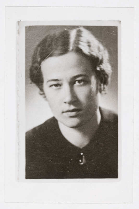 Sindi kooli õpetaja L. Saraskina (1937. a.)