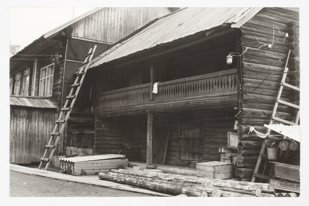 Ait, tehtud 1920. aastatel. Omanik Gennadi Ivani poeg Ivanov.