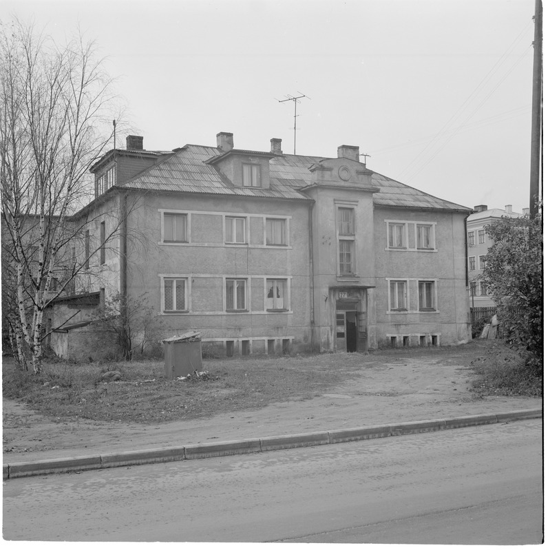 Tartu, Peetri 29a, ehitatud 1972. aastal. Ehitatud ümber peale sõda.