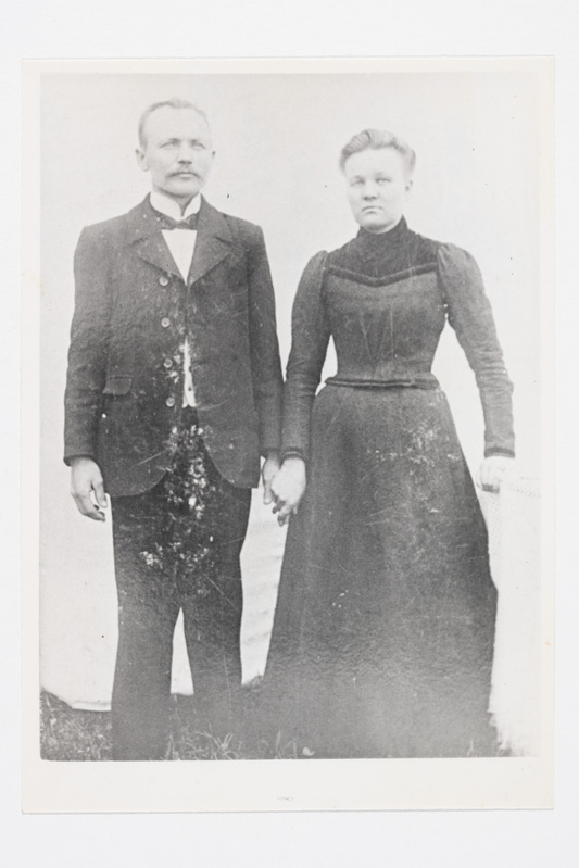 Jüri Tõnise poeg Riis (sünd. 1879) koos abikaasaga