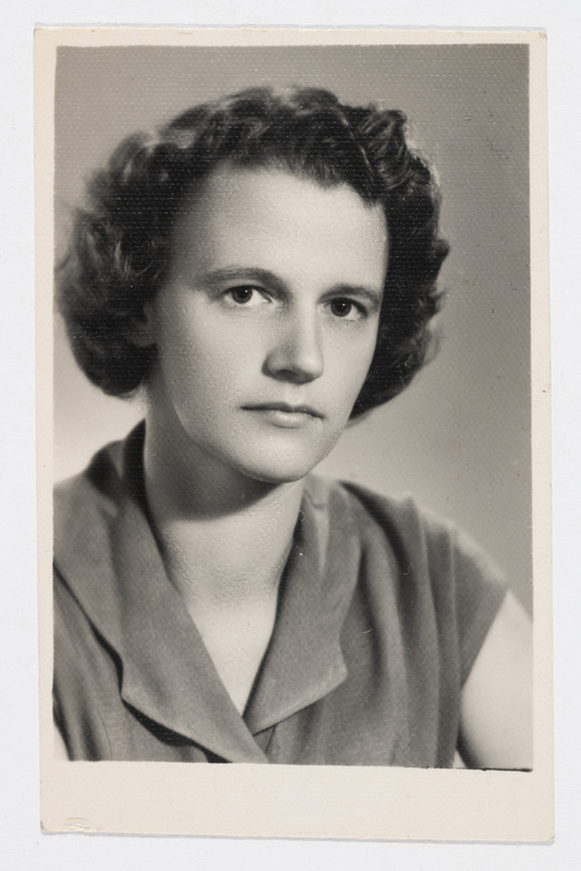 Laine Puistamaa (Haas). Õpetaja Aesoo koolis 1951. - 1954. a.